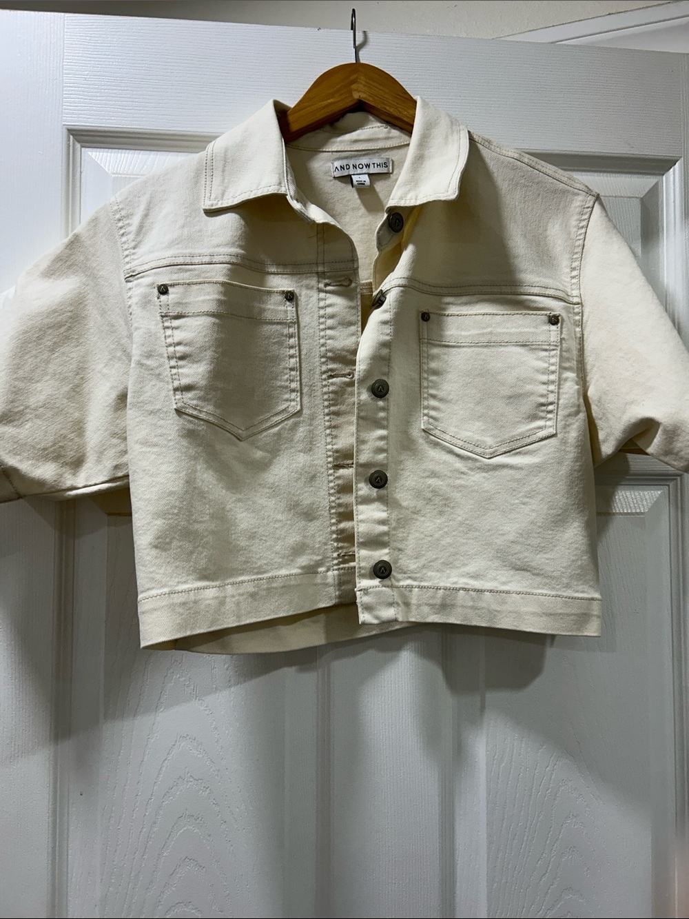 Women' Cream Cropped Jacket